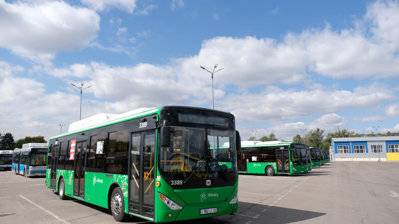 Более 20 автобусов изменили маршруты в Алматы: что нужно знать