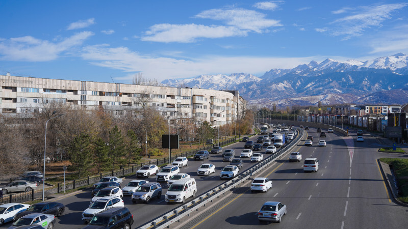 653 миллиона тенге штрафов “заработали“ машины в Алматы