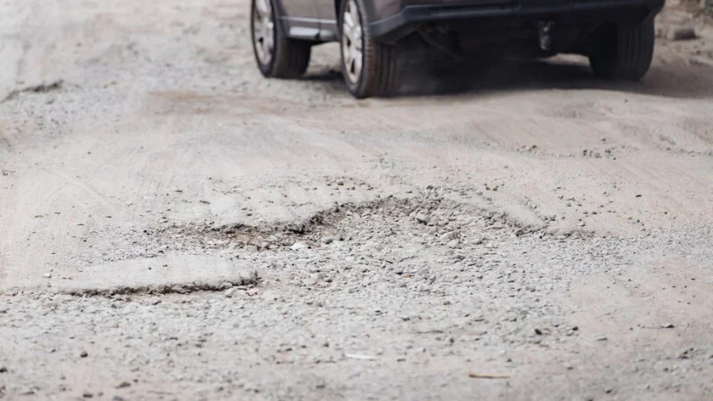 Еще больше участков автодорог закрыли в Казахстане из-за непогоды