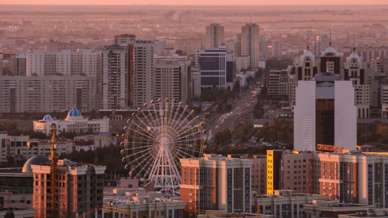 Популярную у астанчан парковку закрыли на ремонт