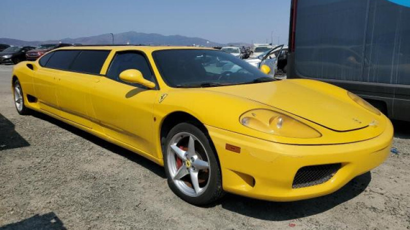 Один из самых необычных Ferrari выставили на продажу в США