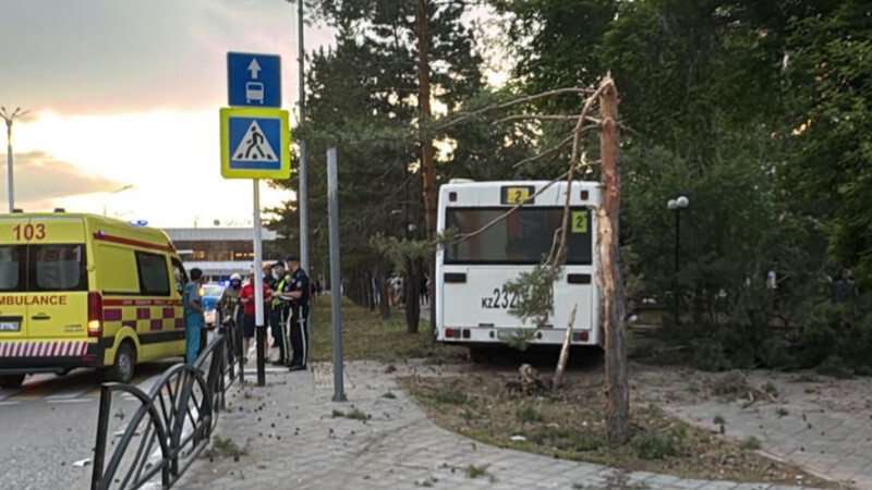 Маршрутный автобус попал в ДТП в Костанае, есть пострадавшие Маршрутный автобус попал в ДТП в Костанае, есть пострадавшие | Аренда авто Алматы | naprokat.kz