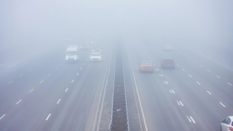 Из-за плохой видимости в Жамбылской области закрыли участок автодороги