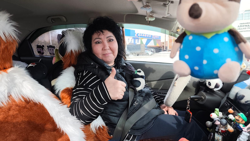 “Эта бытовуха всех съедает“: казахстанка превратила поездки в такси в антистресс, Аренда авто Алматы | naprokat.kz