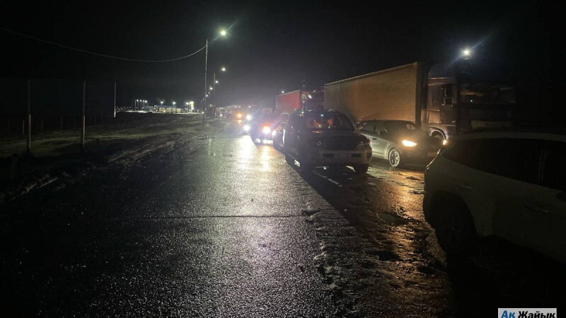 Десятки авто застряли на полпути в столицу и попросили сопровождение