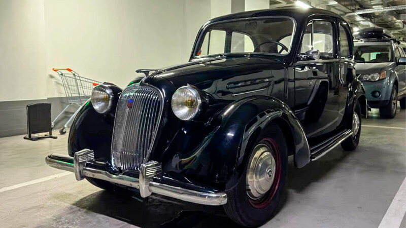 Во Франции ее выпускали 75 лет назад - в Казахстане продают редкую Simca 8