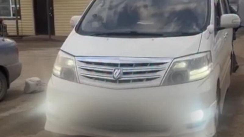 Таксист на Alphard нарушил ПДД на 1,6 миллиона тенге, Аренда авто Алматы | naprokat.kz